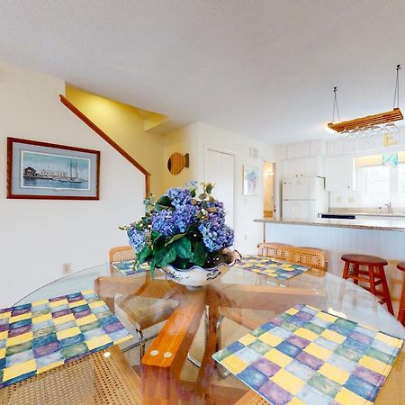 Seaside Villas --- 40123 Seaside Drive フェンウィック・アイランド エクステリア 写真