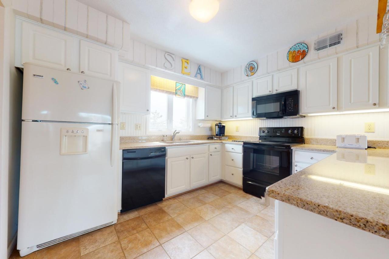 Seaside Villas --- 40123 Seaside Drive フェンウィック・アイランド エクステリア 写真