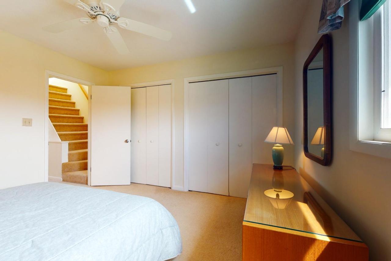 Seaside Villas --- 40123 Seaside Drive フェンウィック・アイランド エクステリア 写真